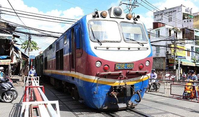 'Việt Nam nên xây đường sắt tốc độ cao 200 km/h'